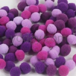 Polyester pom poms