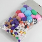 Polyester pom poms