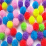 Polyester pom poms