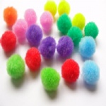 Polyester pom poms